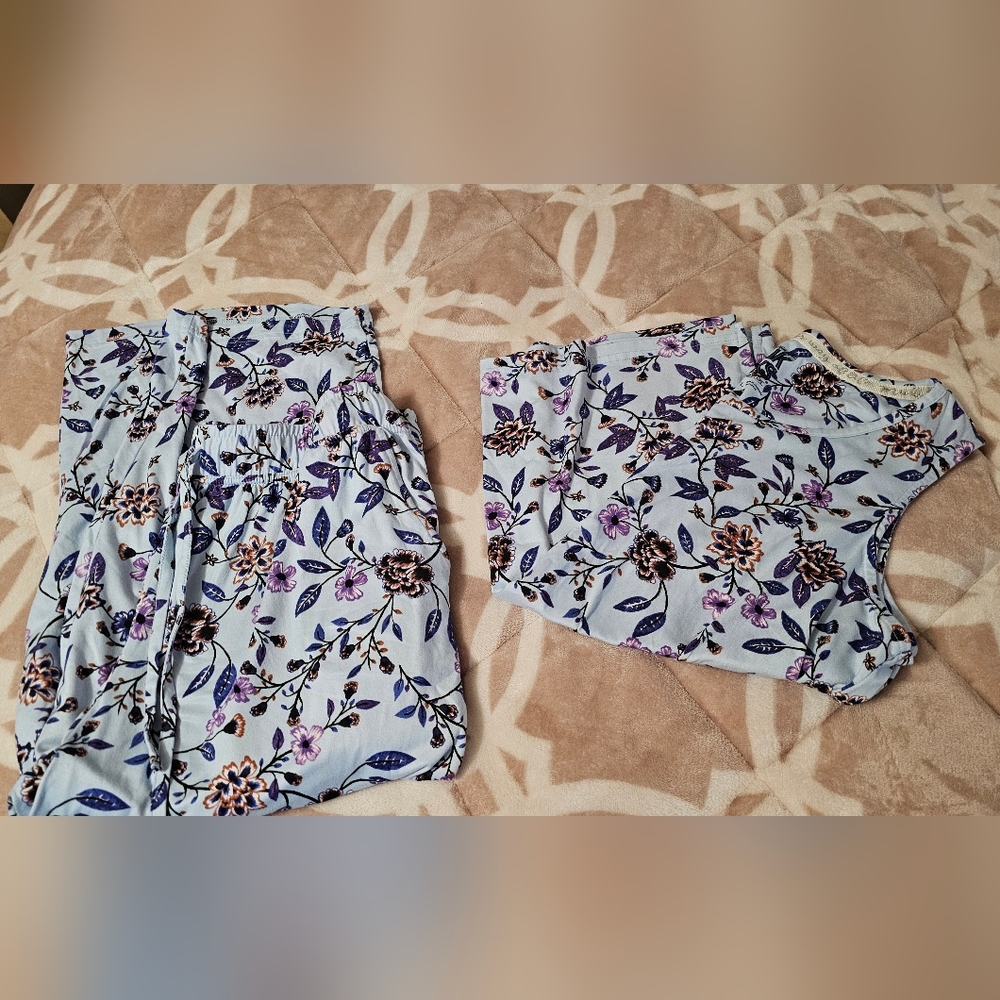 Lot of 4 pajama sets capri and shorts Muk Luks Cuddl Duds Large - Picture 16 of 16